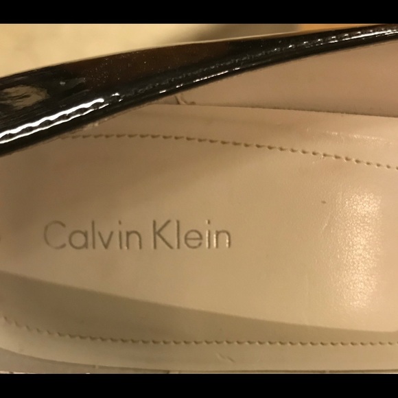 Calvin Klein black patent leather point toe heels - Picture 6 of 6